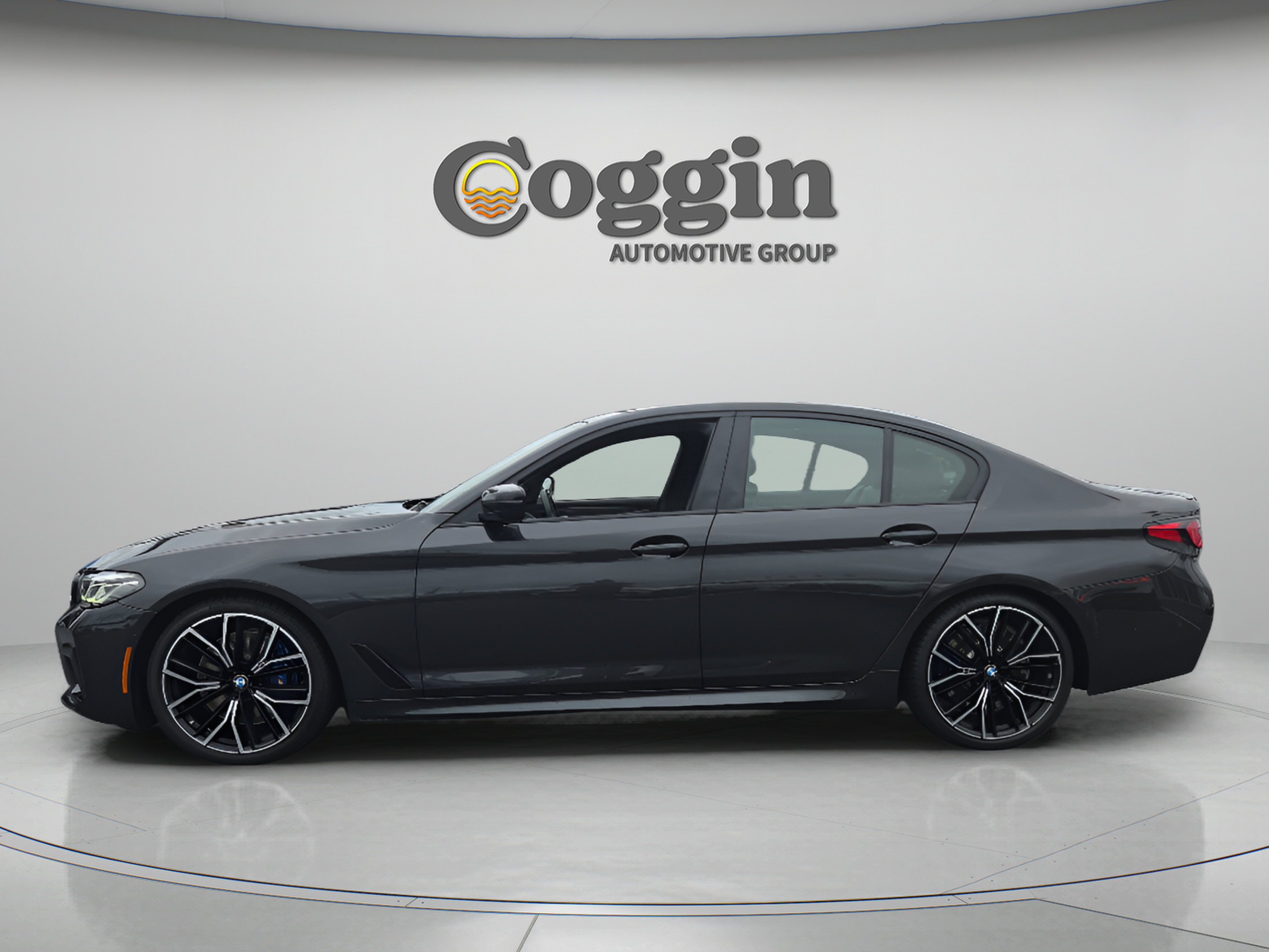 Certified 2023 BMW M550i xDrive AWD/4WD image 2