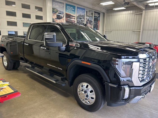 Used 2025 GMC Sierra 3500 Denali w/ Denali Reserve Package image 4
