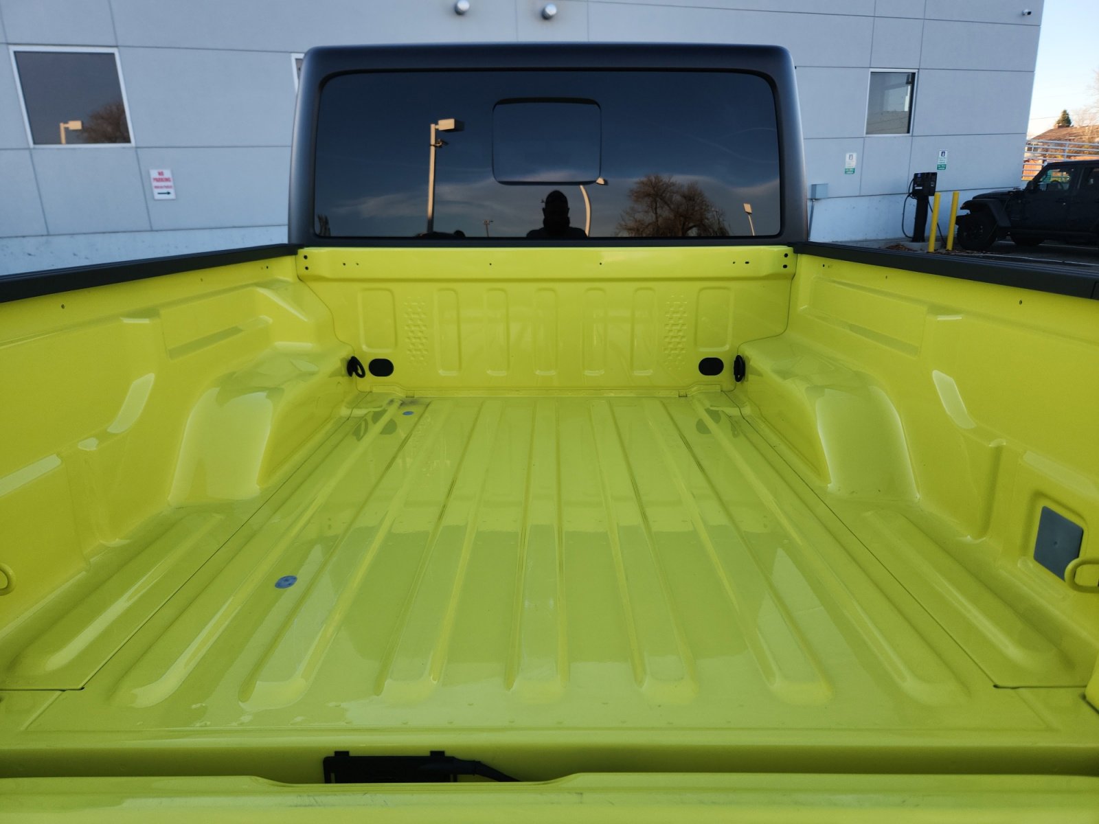 Used 2023 Jeep Gladiator Rubicon w/ Cold Weather Group image 35