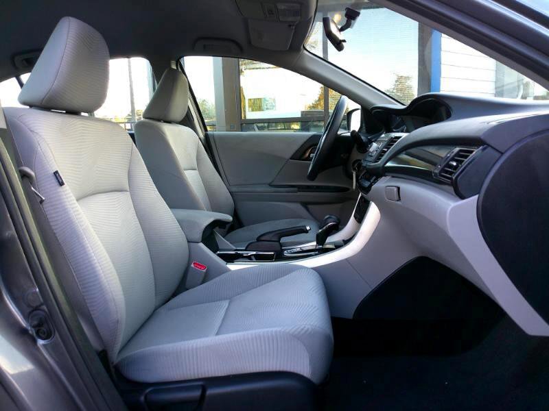 Used 2017 Honda Accord LX image 17