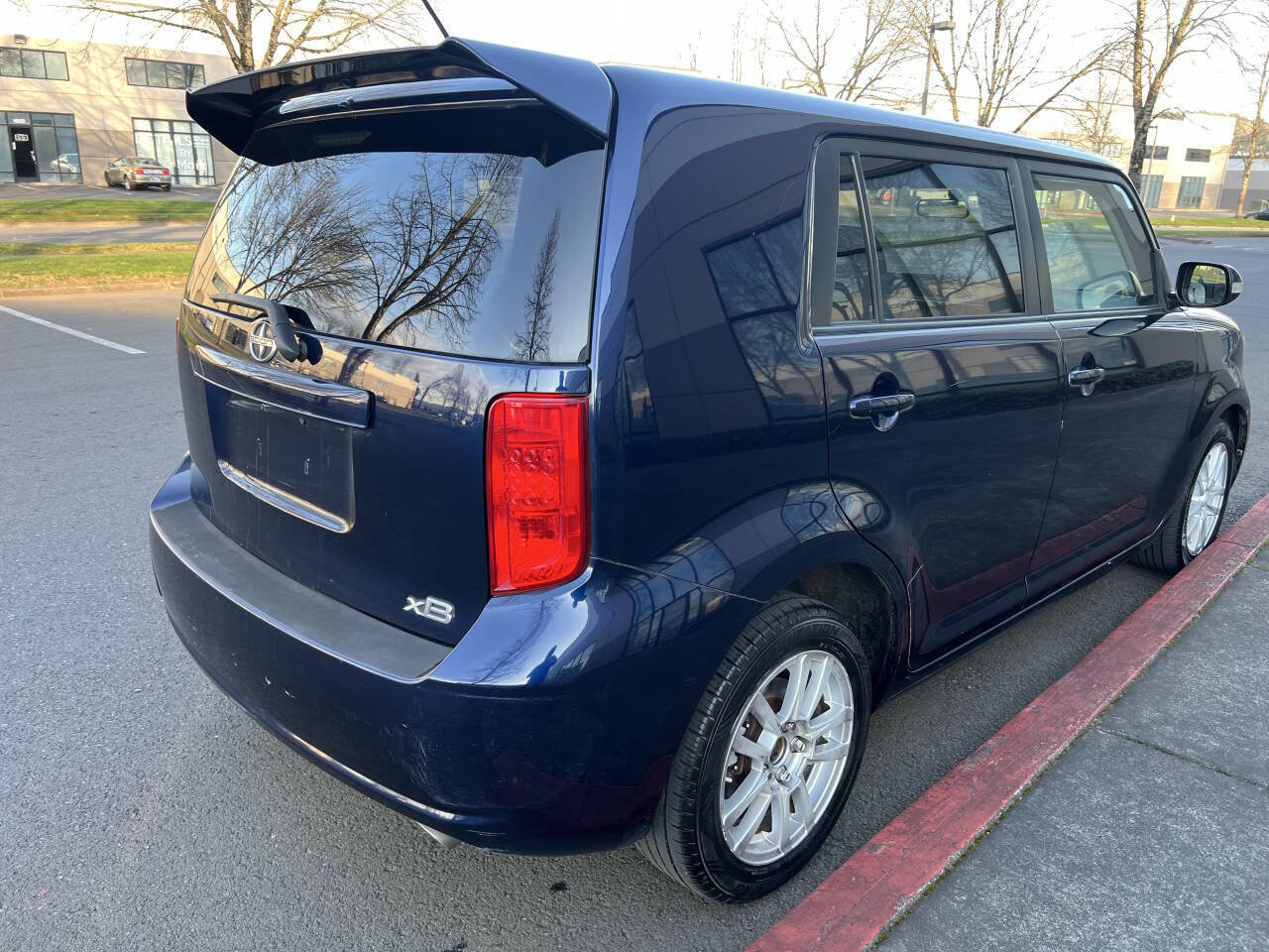 Used 2008 Scion xB image 3