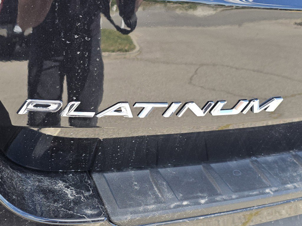 Used 2025 Ford Explorer Platinum AWD/4WD image 18