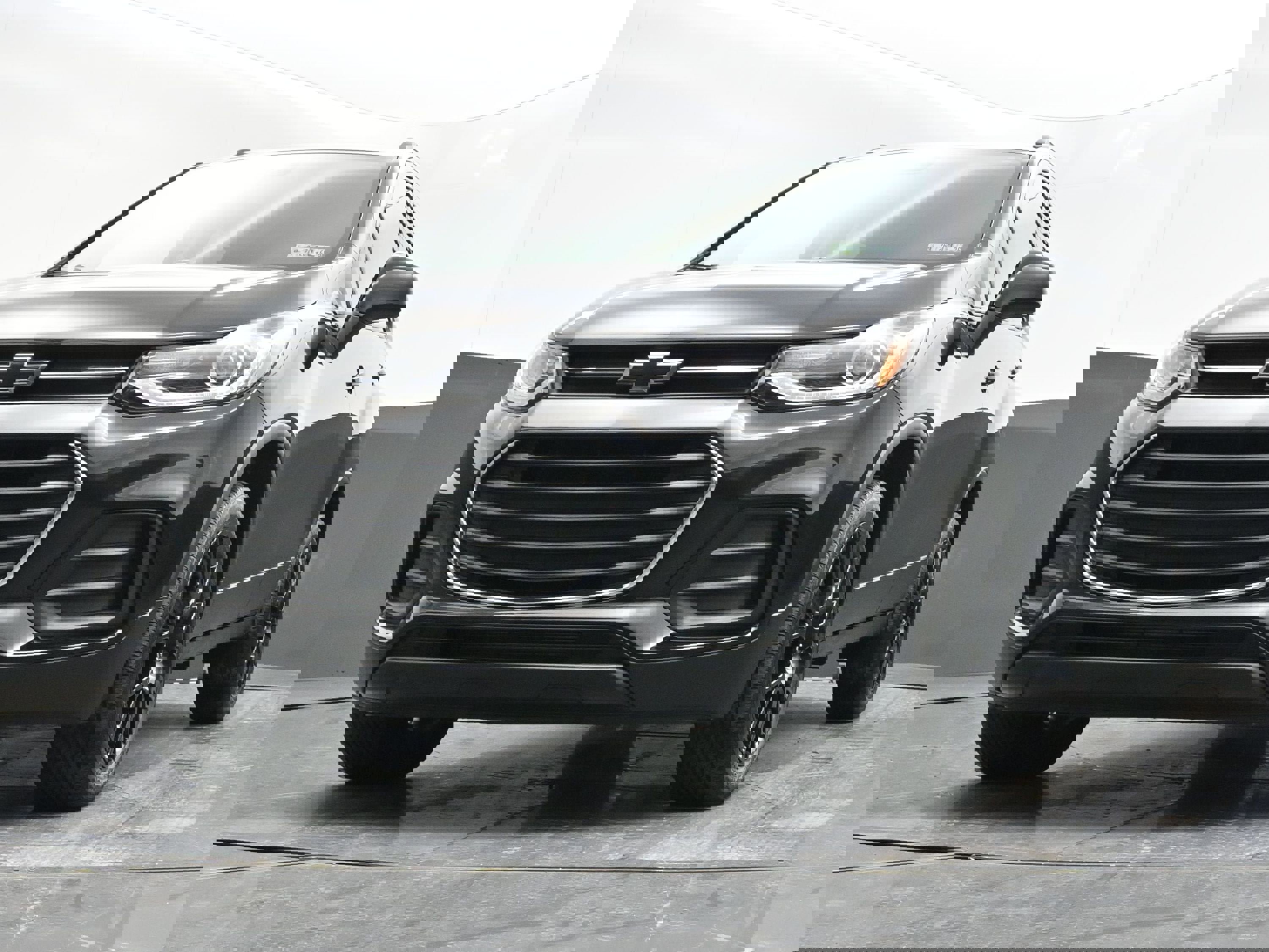 Used 2022 Chevrolet Trax LT w/ Midnight Edition image 35