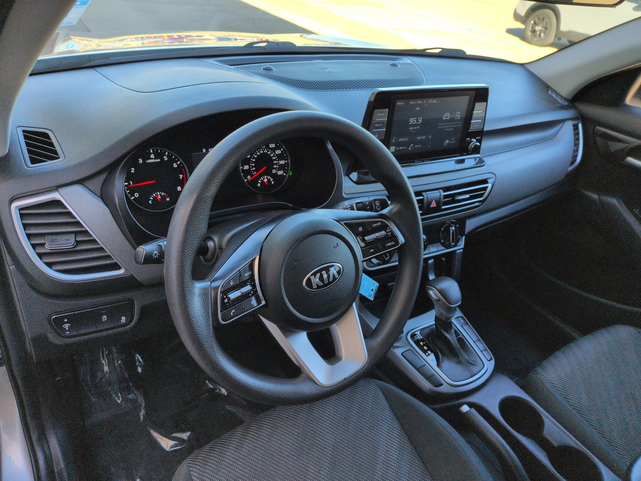 Used 2021 Kia Seltos LX image 10