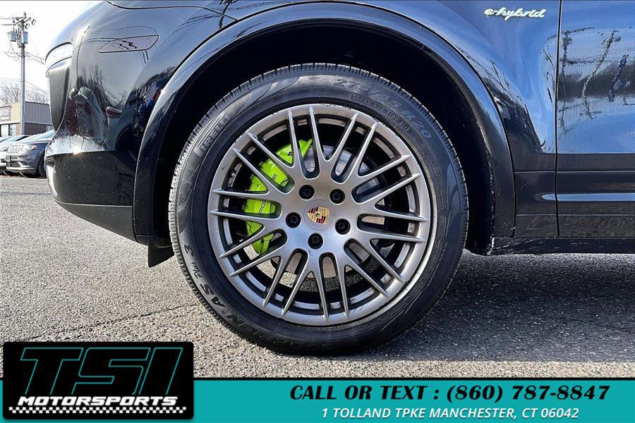 Used 2016 Porsche Cayenne S image 5