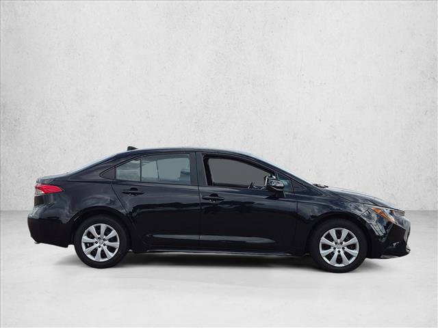 Used 2025 Toyota Corolla LE FWD image 4