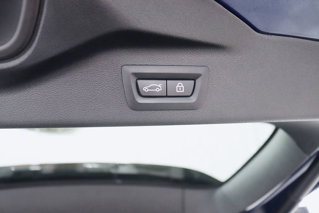 Used 2022 BMW X7 M50i image 46