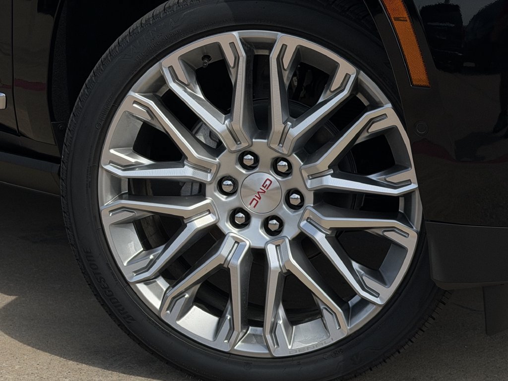New 2027 GMC Yukon Denali w/ Denali Reserve Package AWD/4WD image 9