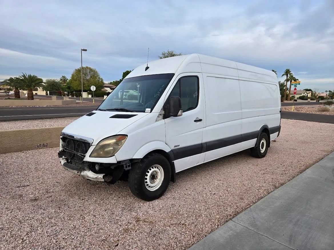 Used 2007 Freightliner Sprinter 2500 RWD image 1