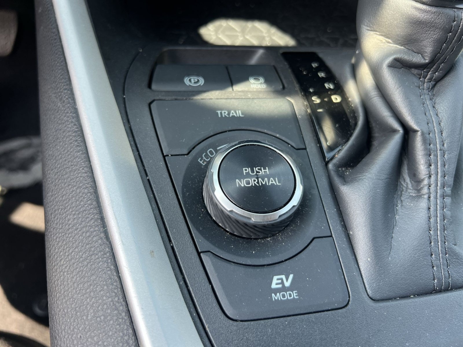 Used 2025 Toyota RAV4 XLE AWD/4WD image 26