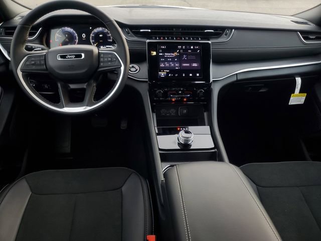 New 2025 Jeep Grand Cherokee L Altitude image 16
