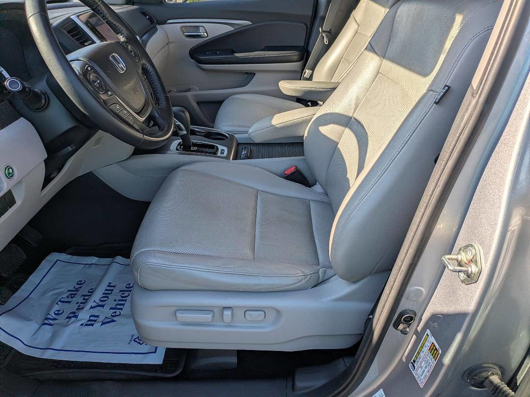 Used 2017 Honda Ridgeline RTL-T image 9