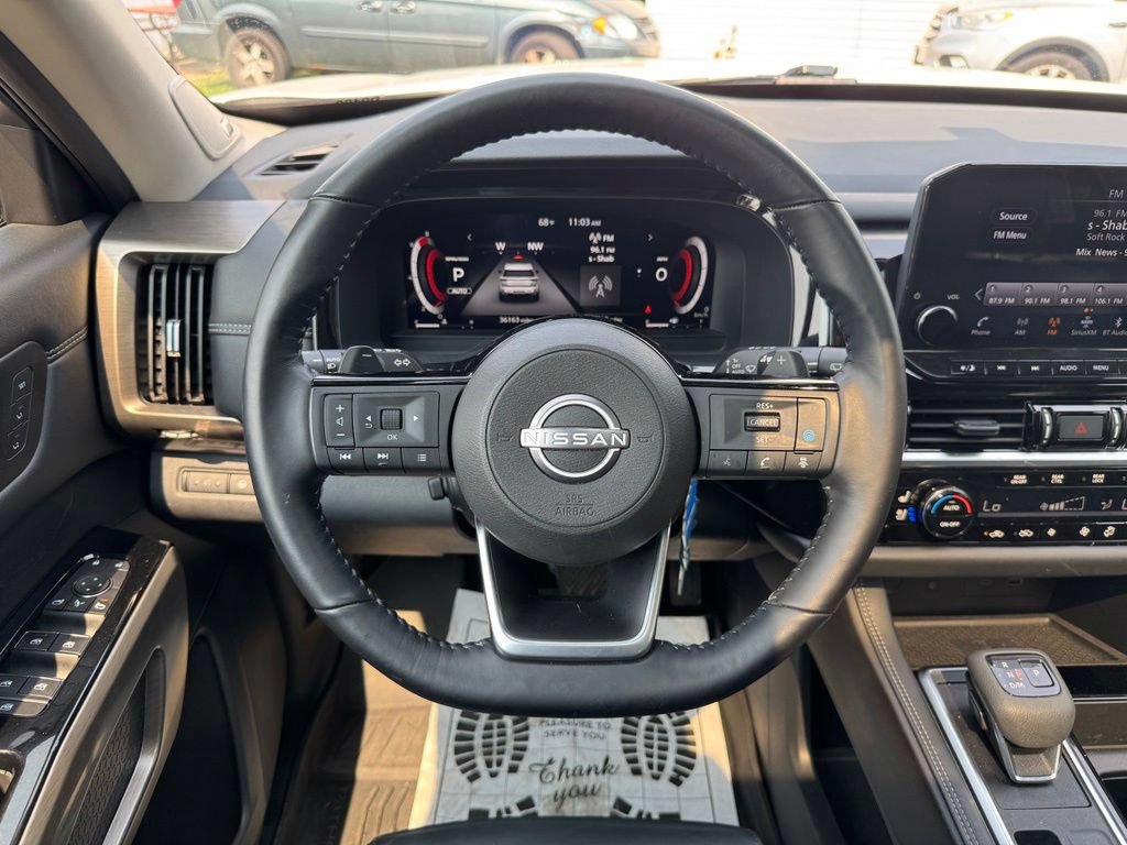 Used 2023 Nissan Pathfinder Platinum w/ Lighting Package (N93) AWD/4WD image 17