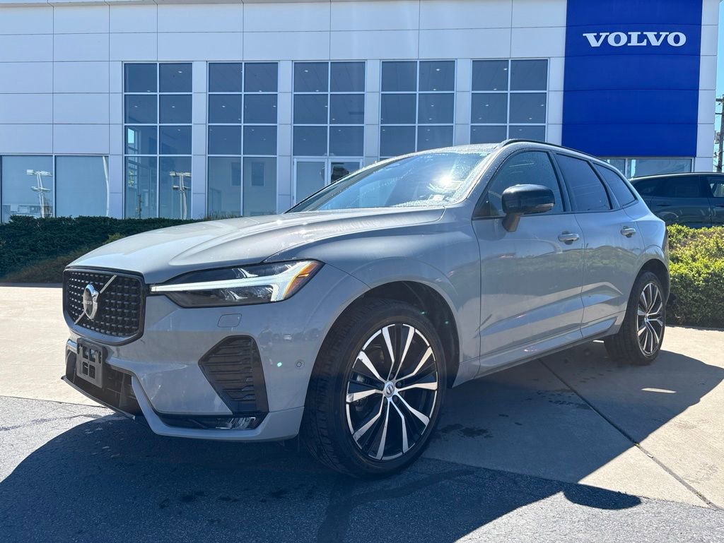 Used 2024 Volvo XC60 B5 Plus AWD/4WD image 2