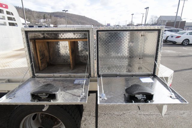 Used 2021 Ford F550 4x4 Regular Cab Super Duty image 10