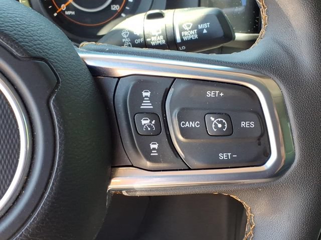 Used 2025 Jeep Wrangler Unlimited Sahara AWD/4WD image 25