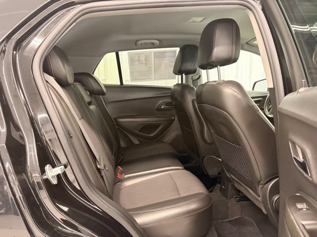 Used 2021 Chevrolet Trax LT AWD/4WD image 9