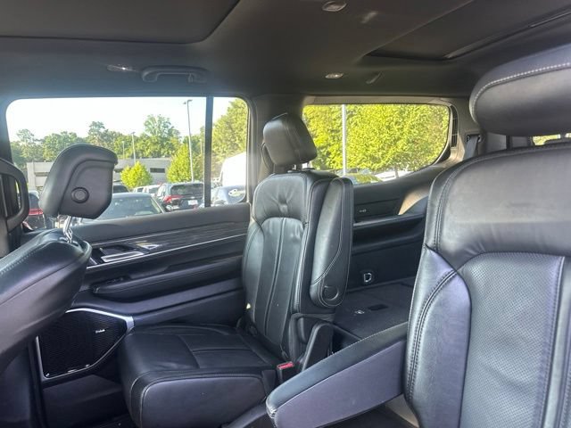 Used 2022 Jeep Wagoneer Series III w/ Premium Group I AWD/4WD image 13