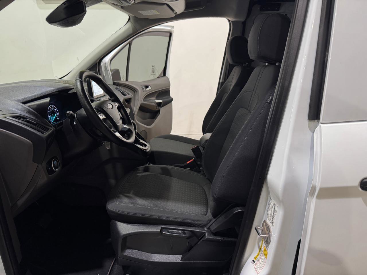 Used 2020 Ford Transit Connect XLT image 13