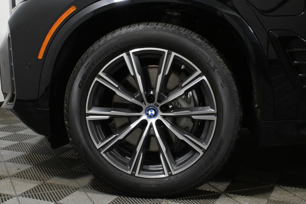 Used 2025 BMW X5 xDrive50e w/ M Sport Package image 12