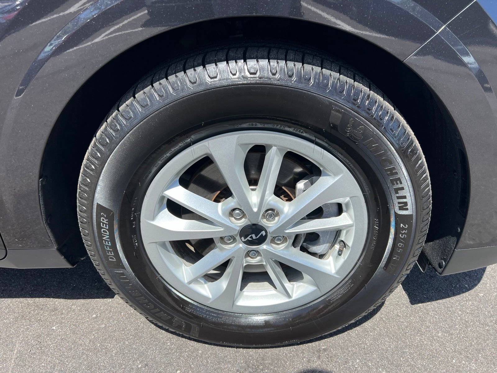 Used 2024 Kia Carnival LX FWD image 10