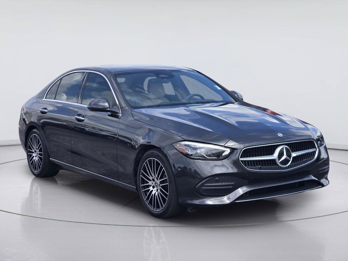 Used 2025 Mercedes-Benz C 300 Sedan image 3