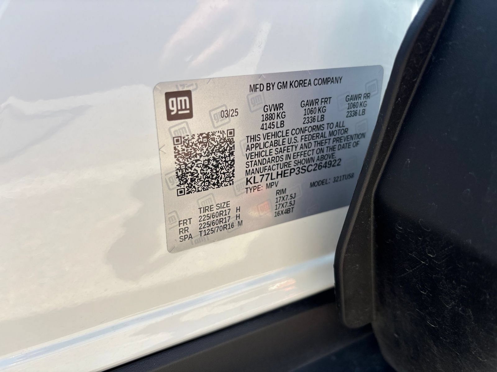 Used 2025 Chevrolet Trax LT FWD image 27