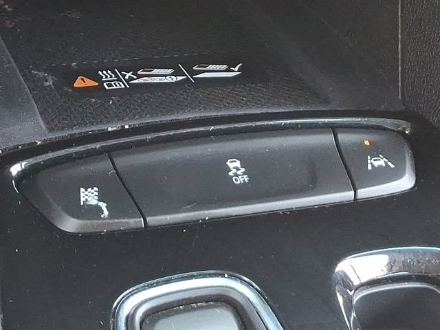 Used 2023 Chevrolet Bolt LT w/ Infotainment Package FWD image 17