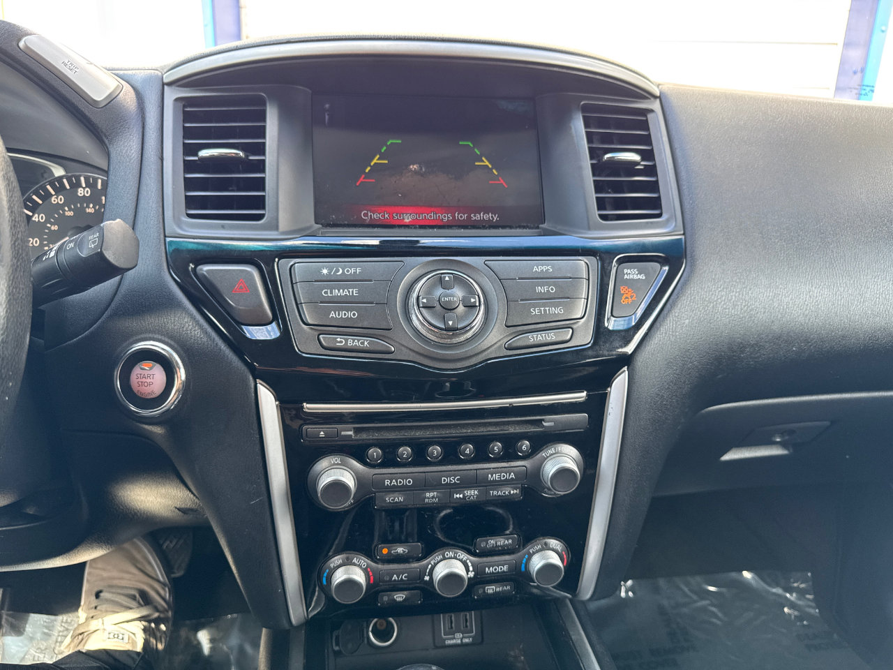 Used 2018 Nissan Pathfinder SV image 25