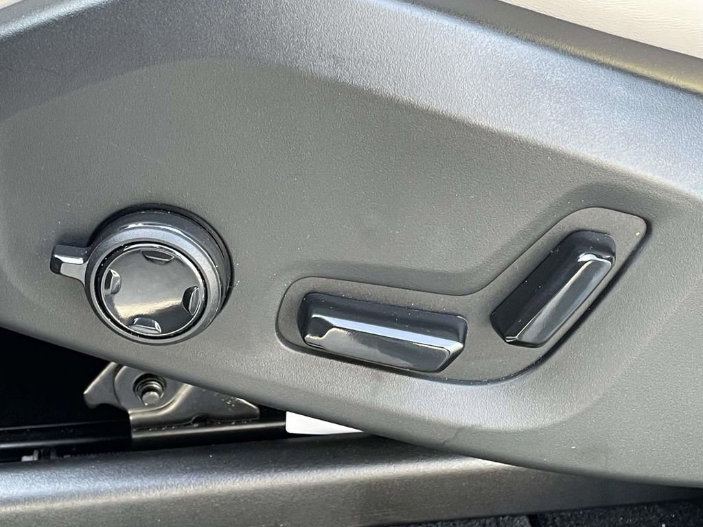 Used 2025 Volvo XC90 T8 Ultra image 7