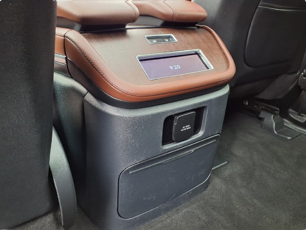 Used 2025 Lincoln Navigator Reserve AWD/4WD image 31