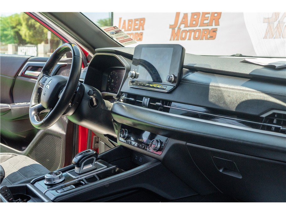 Used 2023 Mitsubishi Outlander SE Black Edition AWD/4WD image 30