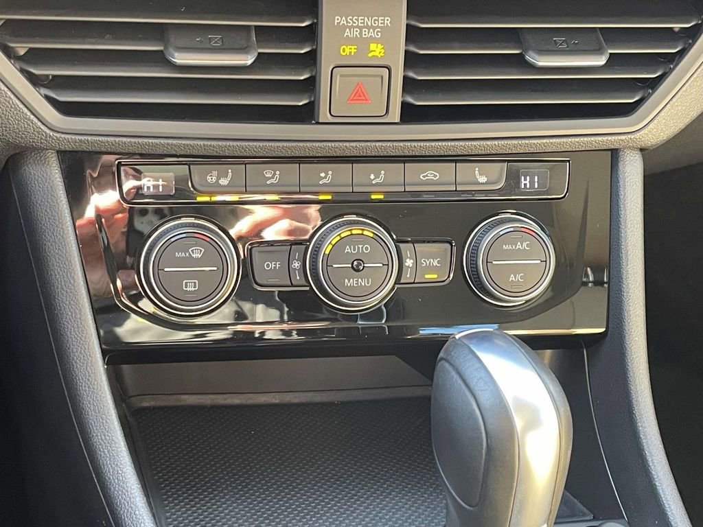 Used 2019 Volkswagen Jetta SEL image 25