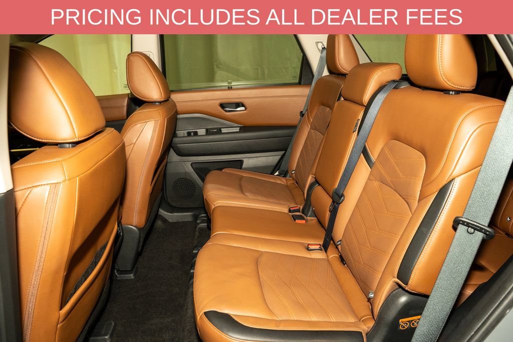 Used 2023 Nissan Pathfinder Platinum w/ Lighting Package (N93) AWD/4WD image 10