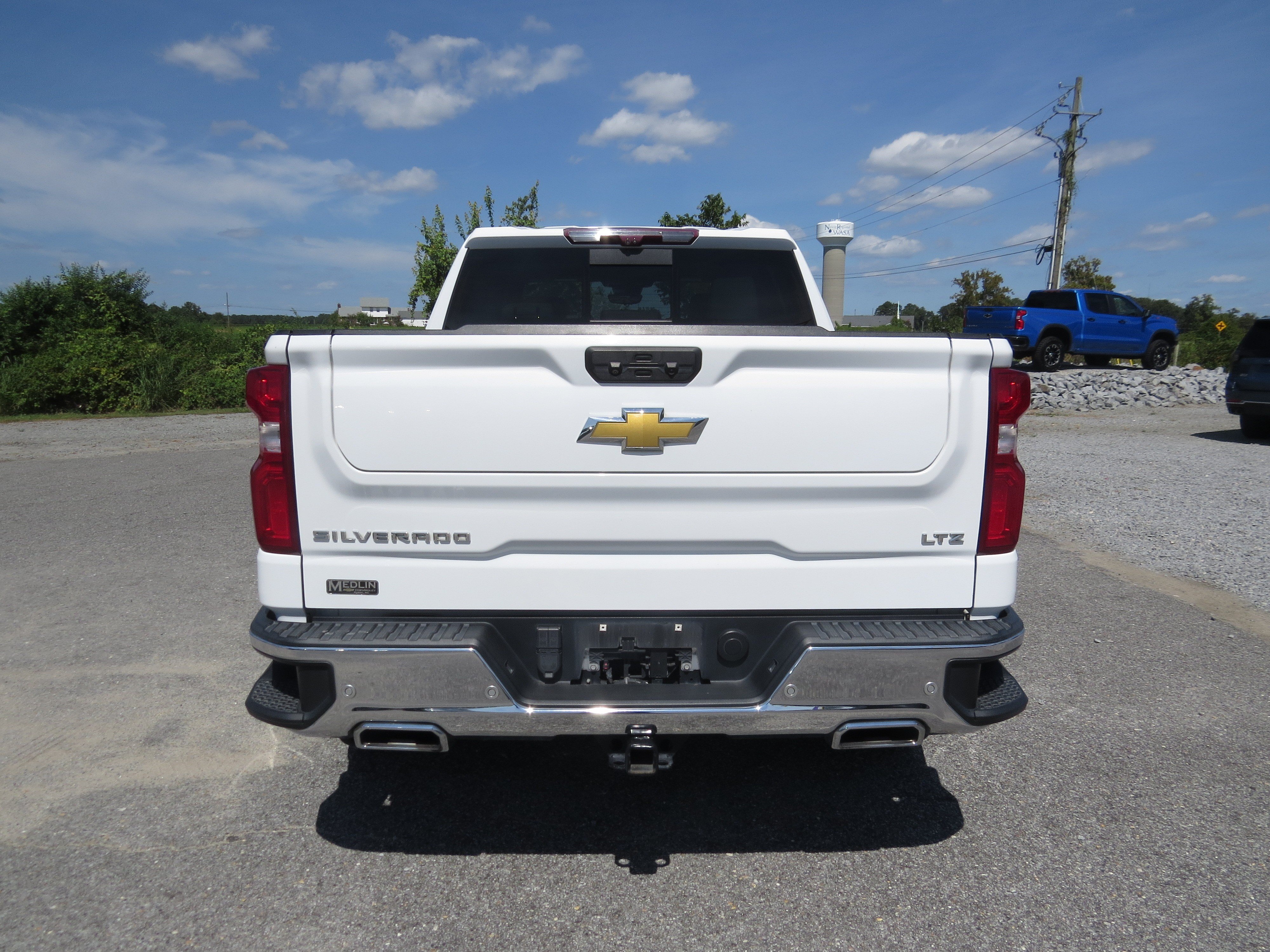Used 2022 Chevrolet Silverado 1500 LTZ w/ Technology Package AWD/4WD image 4