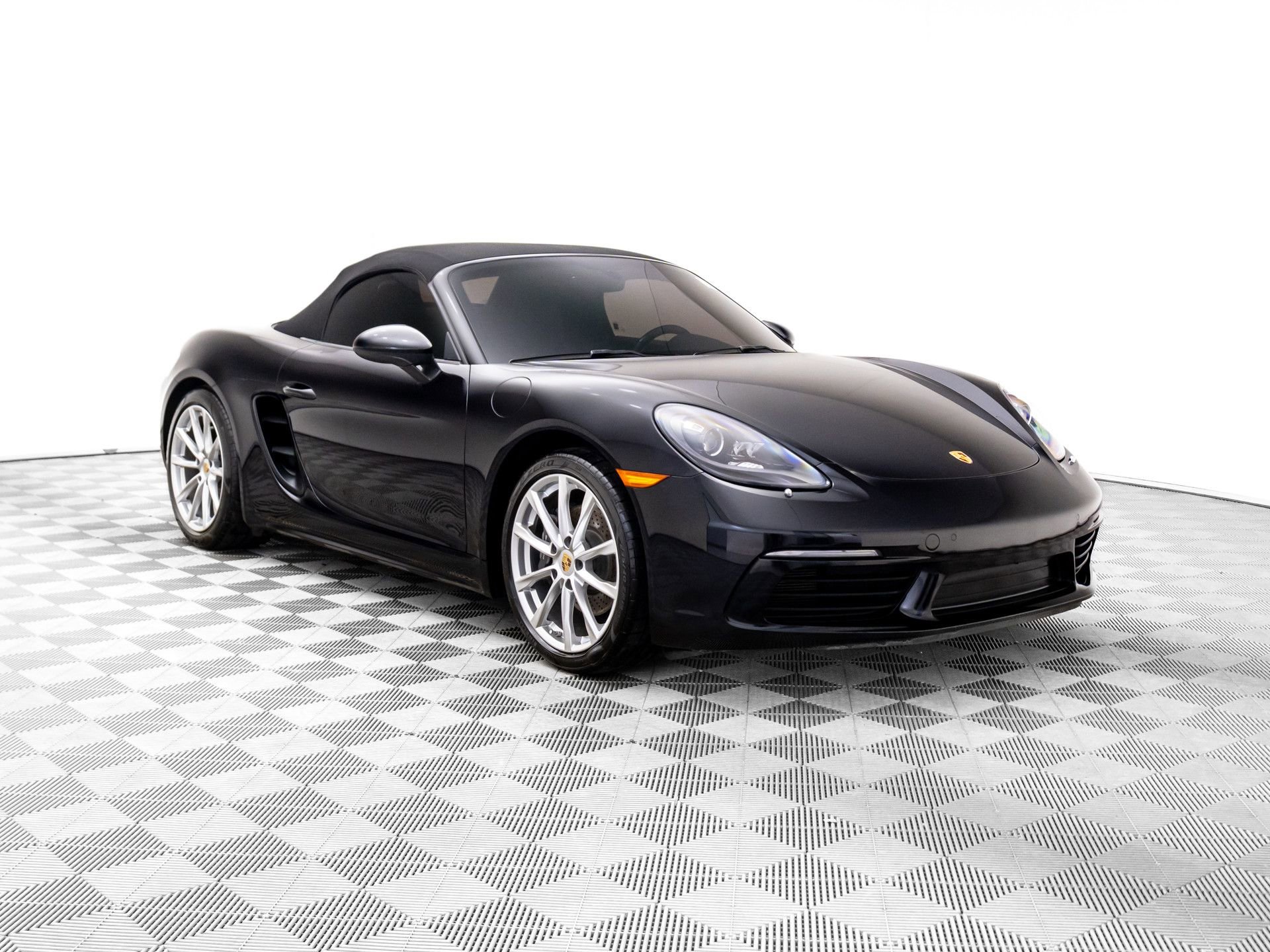 Used 2017 Porsche 718 Boxster image 6
