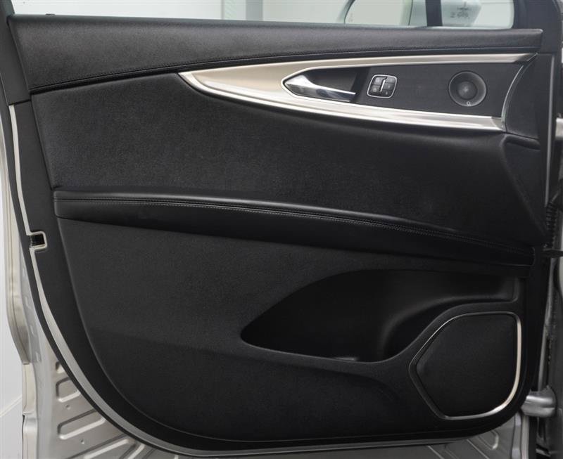 Used 2019 Lincoln Nautilus Reserve AWD/4WD image 25