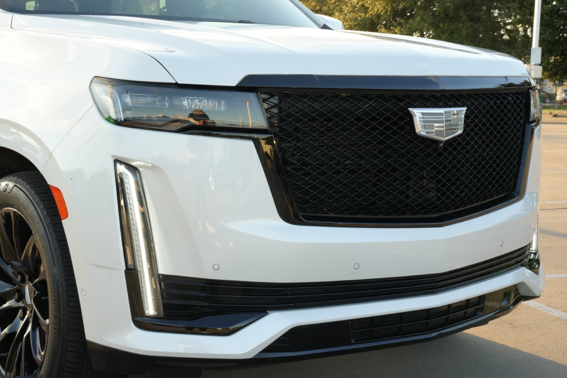 Certified 2024 Cadillac Escalade ESV Sport Platinum w/ LPO, ONYX Package AWD/4WD image 24