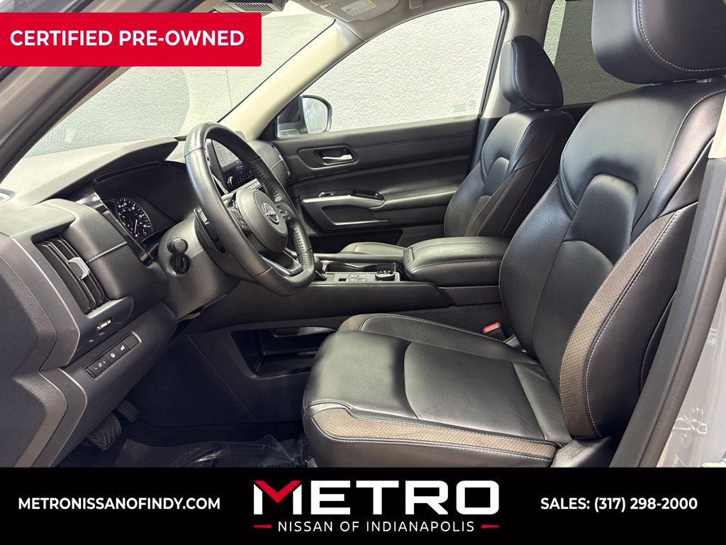 Used 2023 Nissan Pathfinder SL AWD/4WD image 12