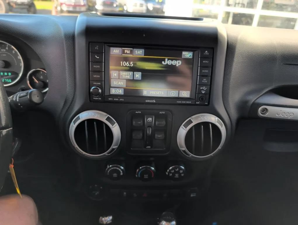 Used 2013 Jeep Wrangler Unlimited Sahara w/ Connectivity Group AWD/4WD image 22