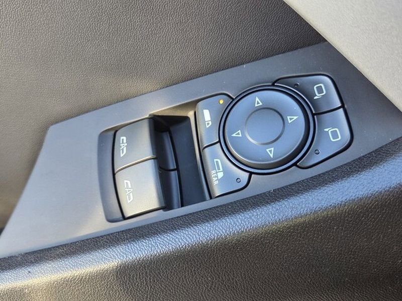 Used 2020 Chevrolet Camaro LT image 15