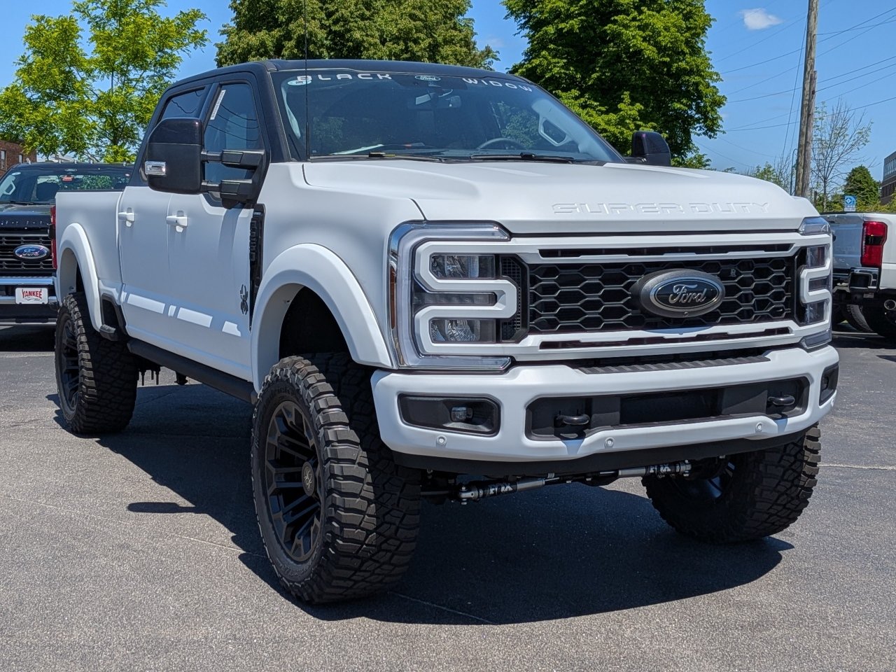 New 2026 Ford F250 Lariat w/ Black Appearance Package AWD/4WD image 1