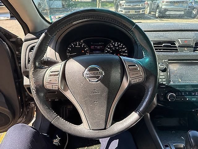 Used 2015 Nissan Altima 2.5 SL w/ Technology Package FWD image 22