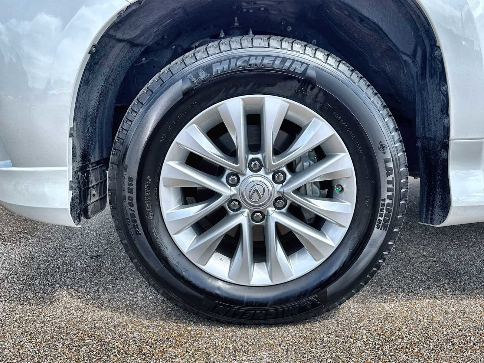 Used 2023 Lexus GX 460 Premium w/ Premium Package image 14