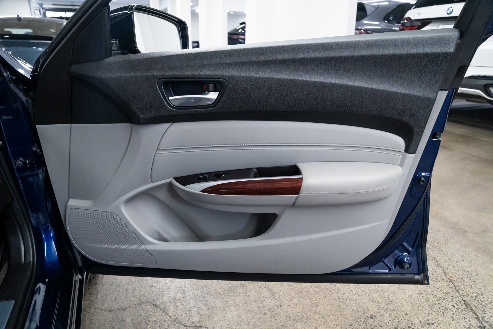 Used 2016 Acura TLX image 23