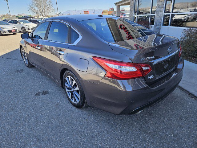 Used 2017 Nissan Altima 2.5 SL w/ Moonroof Package image 3