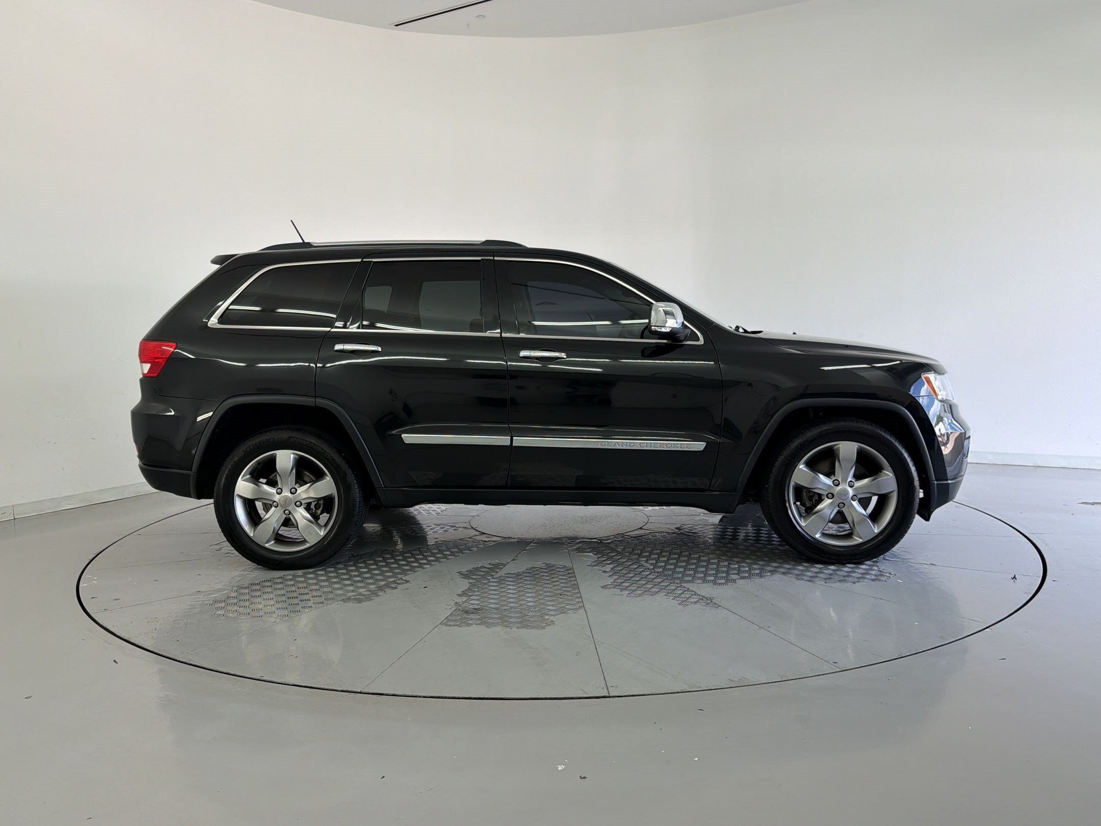 Used 2013 Jeep Grand Cherokee Limited AWD/4WD image 8
