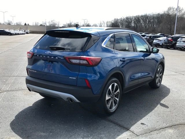 Used 2023 Ford Escape Platinum AWD/4WD image 3