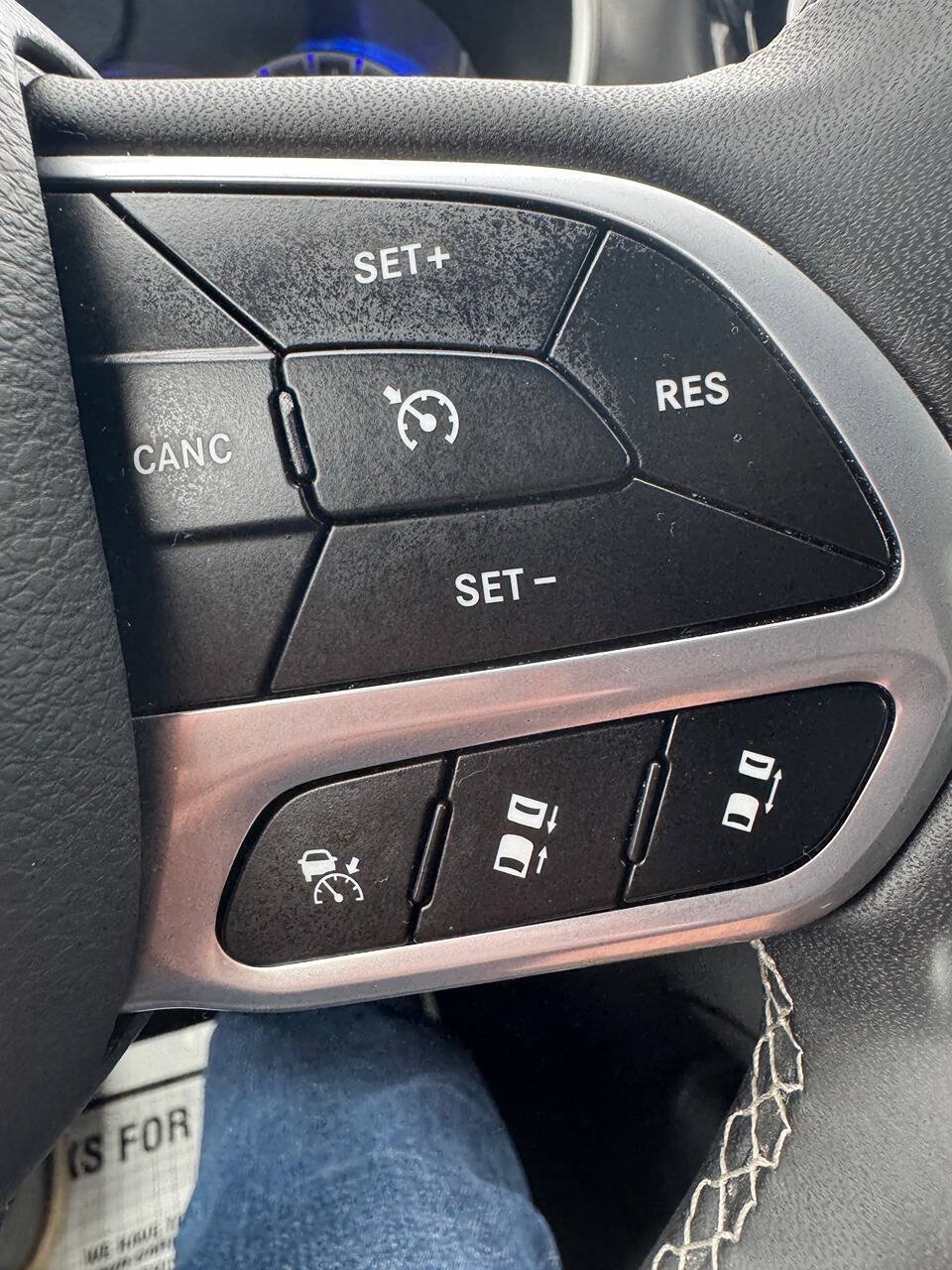 Used 2025 Chrysler Pacifica Select FWD image 15