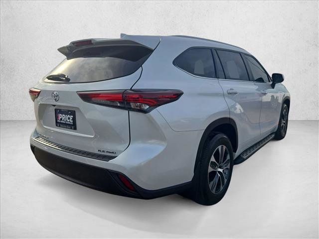 Used 2024 Toyota Highlander XLE image 5